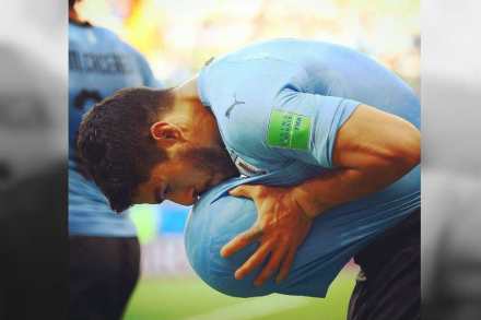 FIFA World Cup 2018 : शतकी सामन्यातील विजयानंतर सुआरेझने केली ‘ही’ खास घोषणा