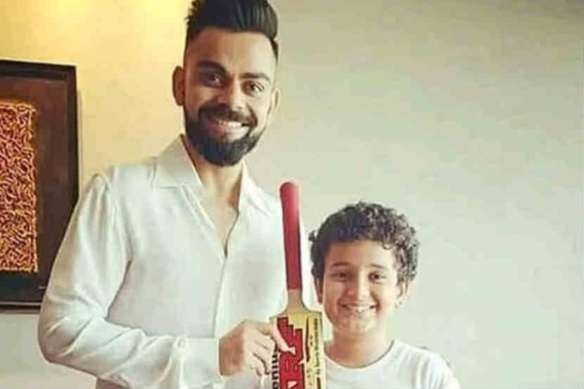 विराटने निवानला आपली बॅट भेट म्हणून दिली तो क्षण