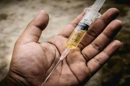 परळच्या टाटा हॉस्पिटलमधील महिला डॉक्टरने इंजेक्शनद्वारे केली आत्महत्या