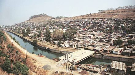अतिक्रमणधारकांना राज्य सरकार देणार मोफत घर आणि रोख रुपये