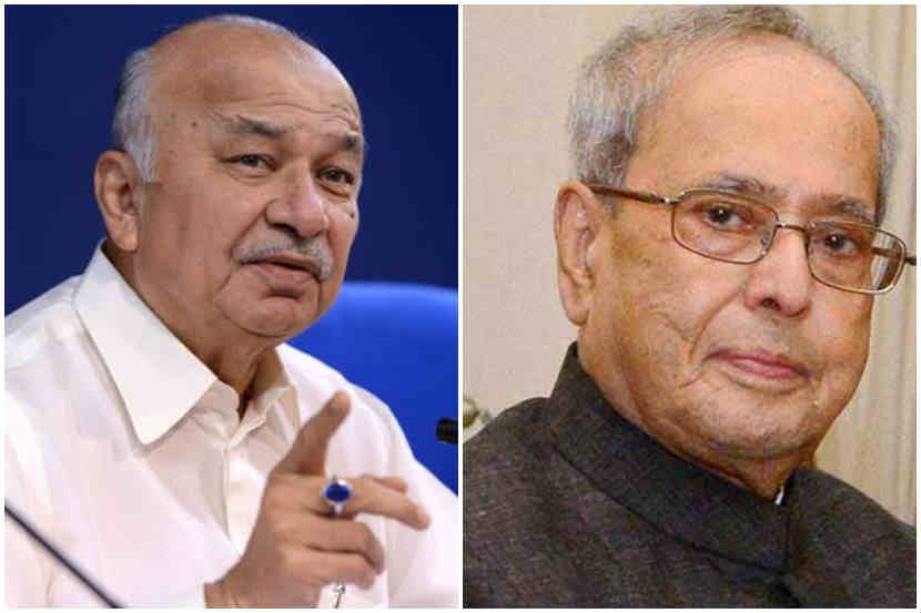 काँग्रेसचे ज्येष्ठ नेते माजी गृहमंत्री सुशीलकुमार शिंदे यांनी मात्र मुखर्जींना पाठिंबा दिला आहे. 