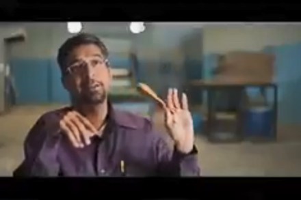 खाता येणारे चमचे बनविणाऱ्याला आनंद महिंद्रांचा सलाम!