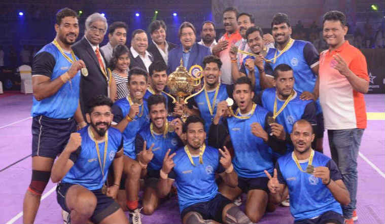 २०१७ साली राष्ट्रीय कबड्डी स्पर्धेचं विजेतेपद मिळवणारा महाराष्ट्राचा संघ (संग्रहीत छायाचित्र)