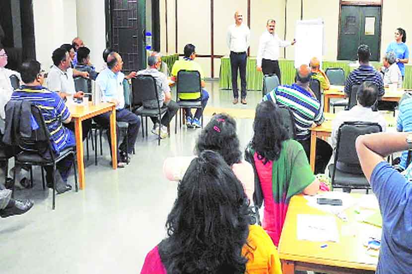 पिंपरी महापालिकेच्या अधिकाऱ्यांसाठी आयोजित दोन दिवसीय कार्यशाळेत आयुक्त श्रावण हर्डीकर यांनी मार्गदर्शन केले.