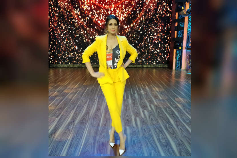 अकाऊंटवर 'इंडिया बेस्ट ड्रामेबाझ'या रिअॅलिटी शोची सोनाली परीक्षक होती. 
