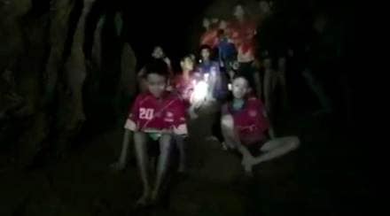 ही मुलं 23 जूनपासून गुहेत अडकली होती.