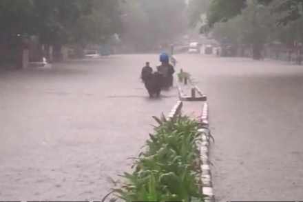 जाणून घ्या मागच्या तीन तासात मुंबईत कुठल्या भागात किती पाऊस जाणून घ्या मागच्या तीन तासात मुंबईत कुठल्या भागात किती पाऊस