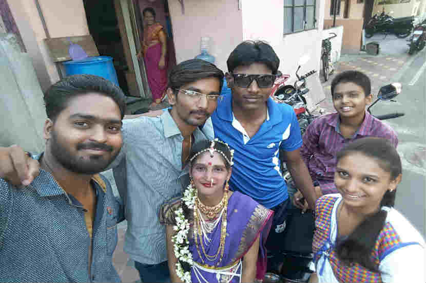 स्नेहा उर्फ छकुली हिच्यासोबत तिचे भाऊ