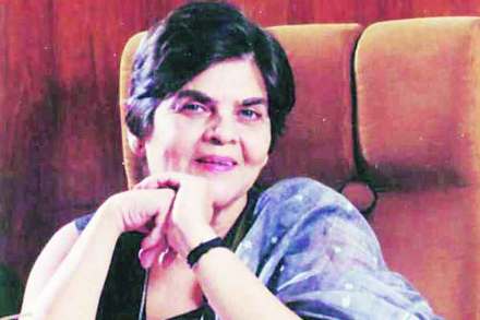 ‘लोकसत्ता गप्पा’त उलगडणारू सई परांजपे यांचे कर्तृत्व आणि व्यक्तित्त्व.. ‘लोकसत्ता गप्पा’त उलगडणारू सई परांजपे यांचे कर्तृत्व आणि व्यक्तित्त्व..