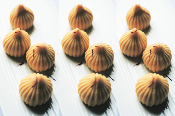 Ganesh Utsav 2018 Recipe : असे करा खवा मोदक Ganesh Utsav 2018 Recipe : असे करा खवा मोदक