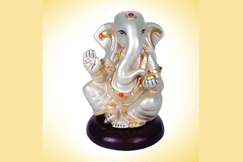 मोठय़ा गणेशमूर्तीऐवजी धातूच्या मूर्तीना प्राधान्य मोठय़ा गणेशमूर्तीऐवजी धातूच्या मूर्तीना प्राधान्य