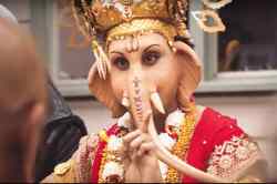 बुद्धी दे गणनायका..