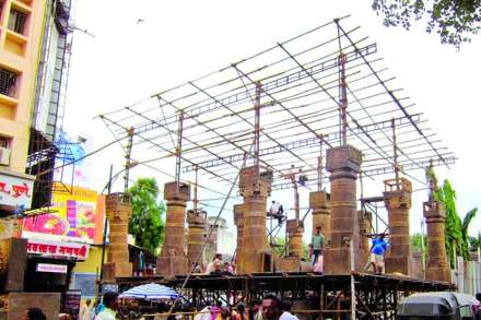 पालिकेने मंडप परवानगी नाकारल्याने २९० गणेशोत्सव मंडळे अडचणीत पालिकेने मंडप परवानगी नाकारल्याने २९० गणेशोत्सव मंडळे अडचणीत