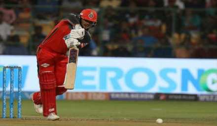 क्विंटन डी कॉक आगामी आयपीएलमध्ये मुंबई इंडियन्सकडून खेळणार