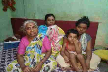Pune Hoarding Collapse: आई वडिलांचे छत्र हरवलेली समृद्धी म्हणतेय देवांशुला मोठं करणं हेच ध्येय! Pune Hoarding Collapse: आई वडिलांचे छत्र हरवलेली समृद्धी म्हणतेय देवांशुला मोठं करणं हेच ध्येय!
