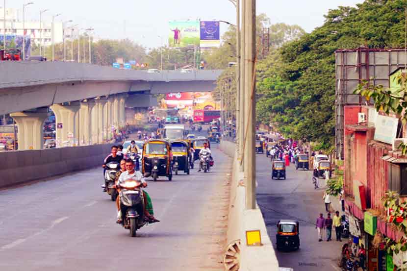 पादचाऱ्यांची त्रेधा