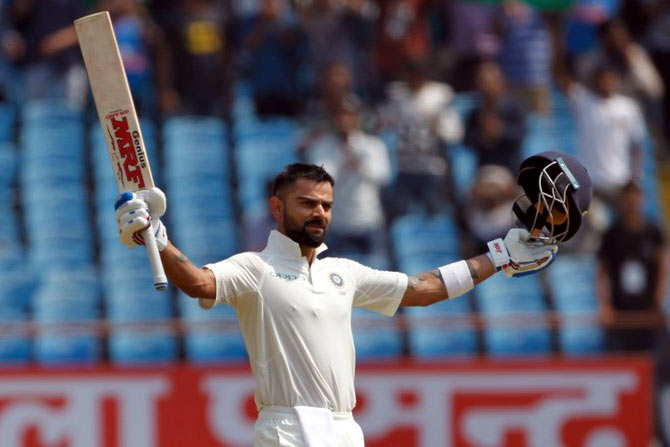 ICC Test Rankings : विराटचे अव्वल स्थान अबाधित, अश्विनची क्रमवारीत घसरण ICC Test Rankings : विराटचे अव्वल स्थान अबाधित, अश्विनची क्रमवारीत घसरण