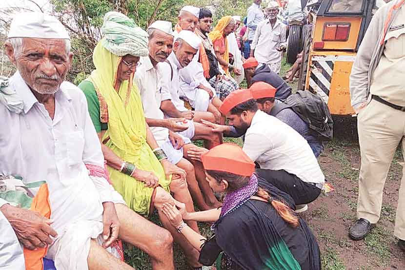 समाजमाध्यमातलं भान : ‘दिवाळी भेट’ समाजमाध्यमातलं भान : ‘दिवाळी भेट’