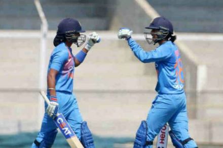 WWT20 IND vs PAK : …म्हणून फलंदाजीला येण्याआधीच भारत बिनबाद १०