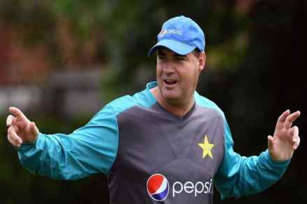 प्रशिक्षक मिकी आर्थर गाढव, पाक क्रिकेट प्रशासकीय समिती प्रमुखांचं वादग्रस्त वक्तव्य प्रशिक्षक मिकी आर्थर गाढव, पाक क्रिकेट प्रशासकीय समिती प्रमुखांचं वादग्रस्त वक्तव्य