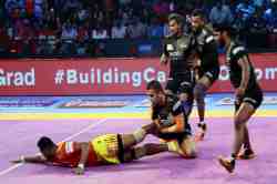 Pro Kabaddi Season 6 : यू मुम्बाची हाराकिरी; पिछाडी भरुन काढत गुजरातची सामन्यात बाजी