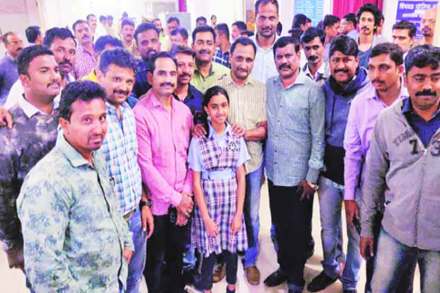 चिंचवड येथील अपहरण झालेल्या शाळकरी मुलीची सुटका झाल्यानंतर पोलीस वर्तुळात आनंदाचे वातावरण होते. चिंचवड येथील अपहरण झालेल्या शाळकरी मुलीची सुटका झाल्यानंतर पोलीस वर्तुळात आनंदाचे वातावरण होते.