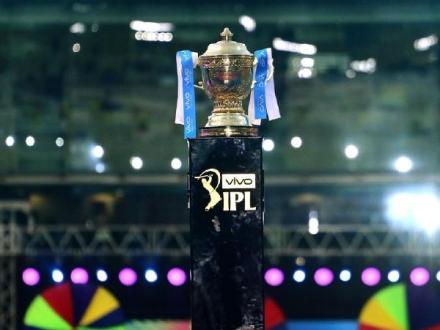 IPL Auction 2019 : एका क्लिकवर ८ संघातील खेळाडूंची यादी