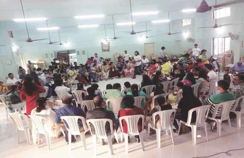 समाजमाध्यमातलं भान : पालकांना मानसिक आधार देणारा ‘नेव्हर डाउन विथ डाउन्स’