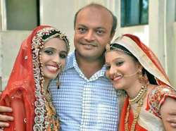 अनाथ मुलींच्या चेहऱ्यावर फुलले हास्य, या हिरे व्यापाऱ्याने ३००० मुलींचे केले कन्यादान