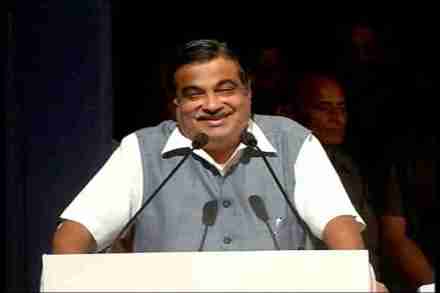 जो घर सांभाळू शकत नाही; तो देश सांभाळू शकत नाही- गडकरी जो घर सांभाळू शकत नाही; तो देश सांभाळू शकत नाही- गडकरी