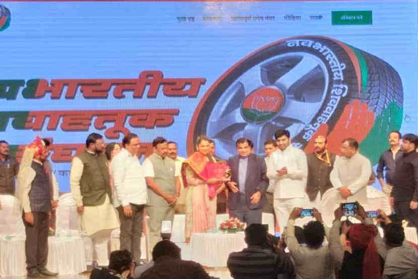 मराठमोळी अभिनेत्री ईशा कोप्पीकर करणार भाजपात प्रवेश