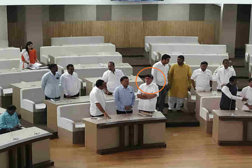 अटकेत असलेला राष्ट्रवादीचा नगरसेवक दीपक मानकर पालिकेच्या सर्वसाधारण सभेत
