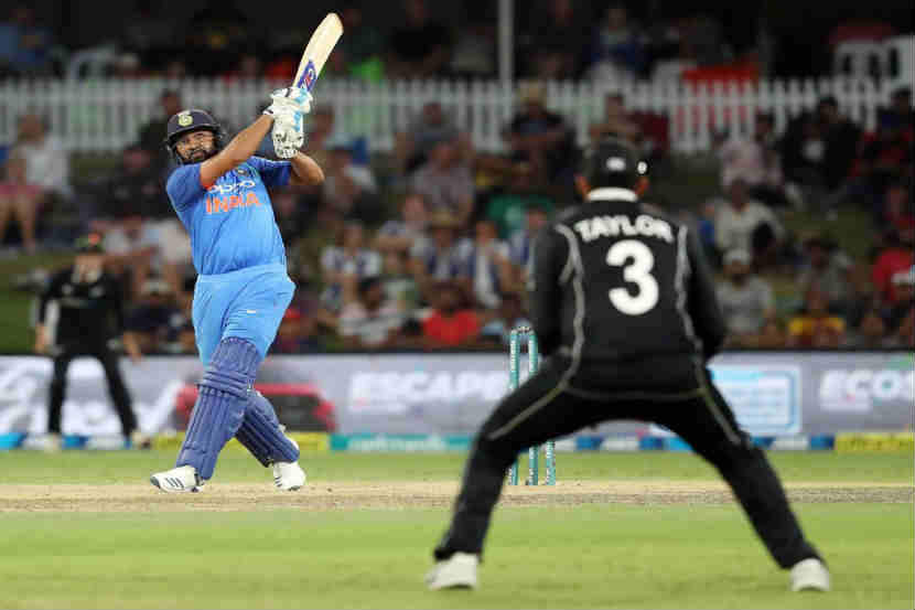 IND vs NZ : ‘हिटमॅन’ची भारताचा सिक्सर किंग बनण्याकडे वाटचाल, धोनीशी बरोबरी