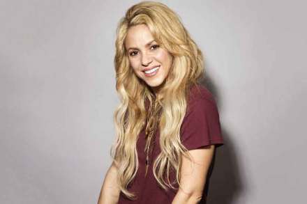 शकीरावर कोट्यवधींच्या कर चोरीचा आरोप शकीरावर कोट्यवधींच्या कर चोरीचा आरोप