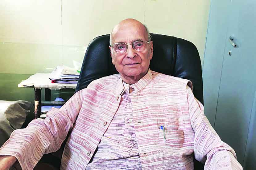 पर्यावरणस्नेही झुंजार न्यायमूर्ती