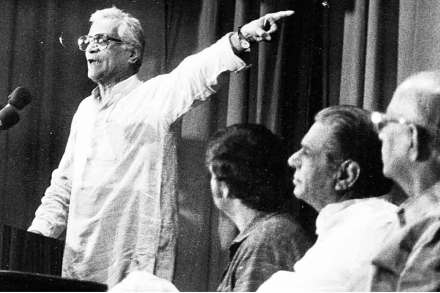 राष्ट्रीय लोकशाही आघाडीची जॉर्ज ही ‘आयडेंटिटी’ होती. 