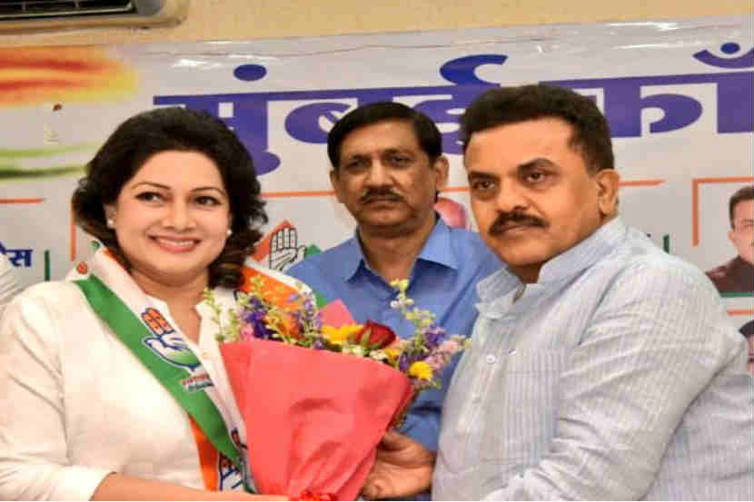 अभिनेत्री आसावरी जोशीचा काँग्रेसमध्ये प्रवेश