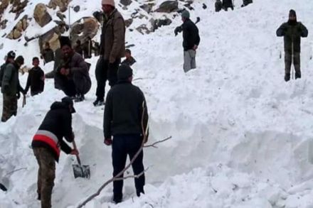 हिमस्खलनात सहा जवानांचा मृत्यू