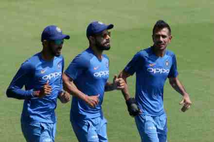 IPL दरम्यान वाईट सवयी लावून घेऊ नका, विराटने सहकाऱ्यांना बजावलं