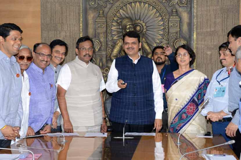 शिक्षकांची मेगाभरती : १०,००१ जागांसाठी भरतीची जाहिरात प्रसिद्ध शिक्षकांची मेगाभरती : १०,००१ जागांसाठी भरतीची जाहिरात प्रसिद्ध