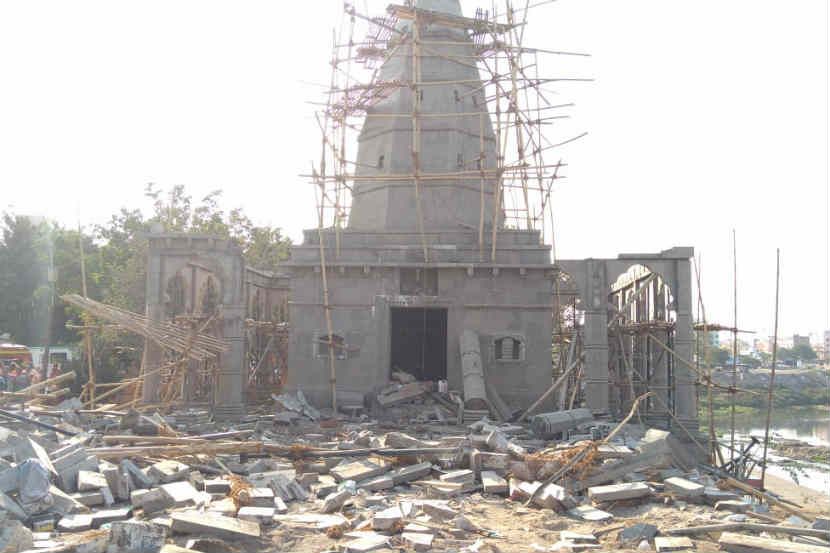 पिंपरी : 3 मजुरांच्या मृत्यूस कारणीभूत ठरलेल्या ठेकेदारावर गुन्हा ; सांगवी पोलिसांनी केली अटक पिंपरी : 3 मजुरांच्या मृत्यूस कारणीभूत ठरलेल्या ठेकेदारावर गुन्हा ; सांगवी पोलिसांनी केली अटक