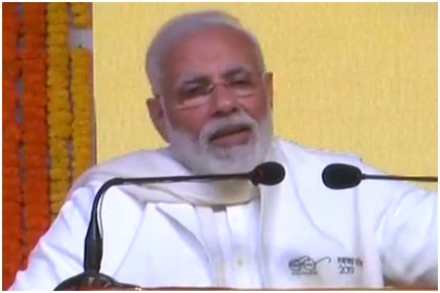 जे लोक गरिबांना लुटत होते, त्यांना यंत्रणेतून हटवण्यात आले आहे. आज प्रामाणिक लोकांना चौकीदारवर भरवसा आहे, असे मोदी म्हणाले.