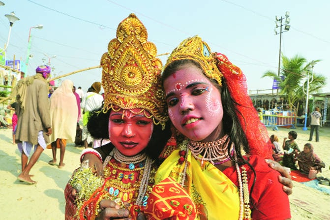 बहुरूपी हे एके काळी वेगवेगळी रूपं घेऊन लोकांचं मनोरंजन करणारे कलाकार होते.