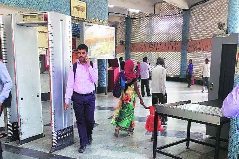 रेल्वे स्थानके असुरक्षितच!