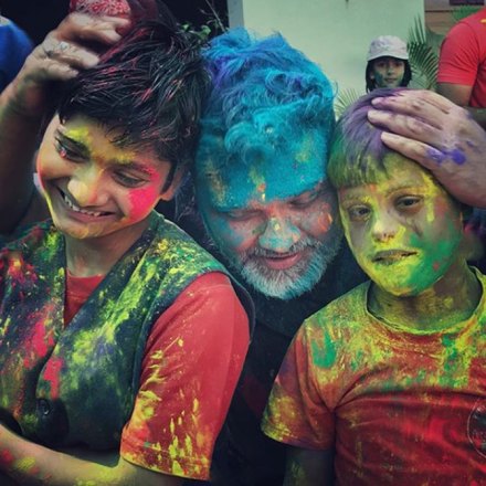 Holi 2019 : रवी जाधवने सेलिब्रेट केली ‘स्पेशल’ रंगपंचमी