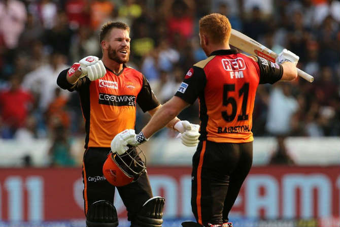 IPL 2019 : वॉर्नर-बेअरस्टो जोडीने मोडला गंभीर-ख्रिस लिनचा विक्रम IPL 2019 : वॉर्नर-बेअरस्टो जोडीने मोडला गंभीर-ख्रिस लिनचा विक्रम