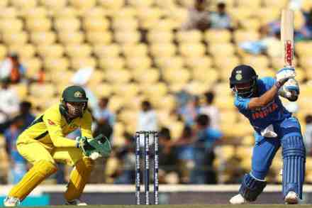 विराटने स्वतःचा खेळ वेगळ्या उंचीवर नेला, प्रशिक्षक बांगर यांच्याकडून कौतुकाची पावती विराटने स्वतःचा खेळ वेगळ्या उंचीवर नेला, प्रशिक्षक बांगर यांच्याकडून कौतुकाची पावती