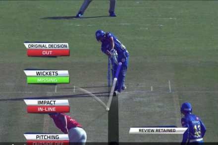 IPL 2019 : DRS घ्यावा की नाही? गोंधळामुळे मुंबईने गमावली रोहितची विकेट IPL 2019 : DRS घ्यावा की नाही? गोंधळामुळे मुंबईने गमावली रोहितची विकेट