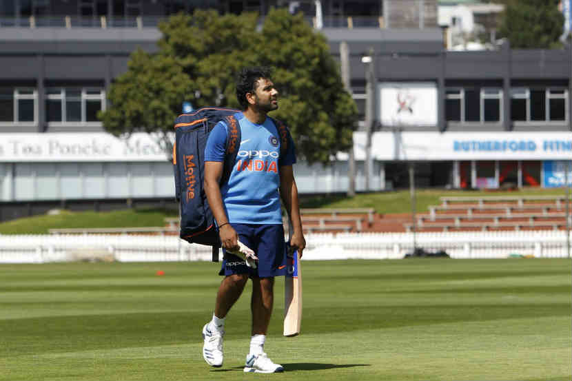 IND vs AUS : मायदेशात ‘हिटमॅन’च्या नावावर लाजीरवाणा विक्रम IND vs AUS : मायदेशात ‘हिटमॅन’च्या नावावर लाजीरवाणा विक्रम