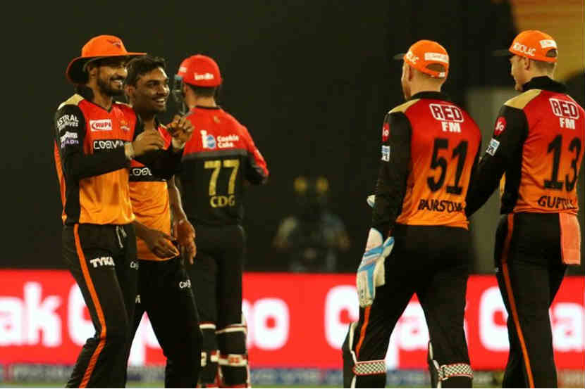 IPL 2019 : विराटच्या बंगळुरूचा धुव्वा उडवत हैदराबादचा ‘डबल धमाका’ IPL 2019 : विराटच्या बंगळुरूचा धुव्वा उडवत हैदराबादचा ‘डबल धमाका’